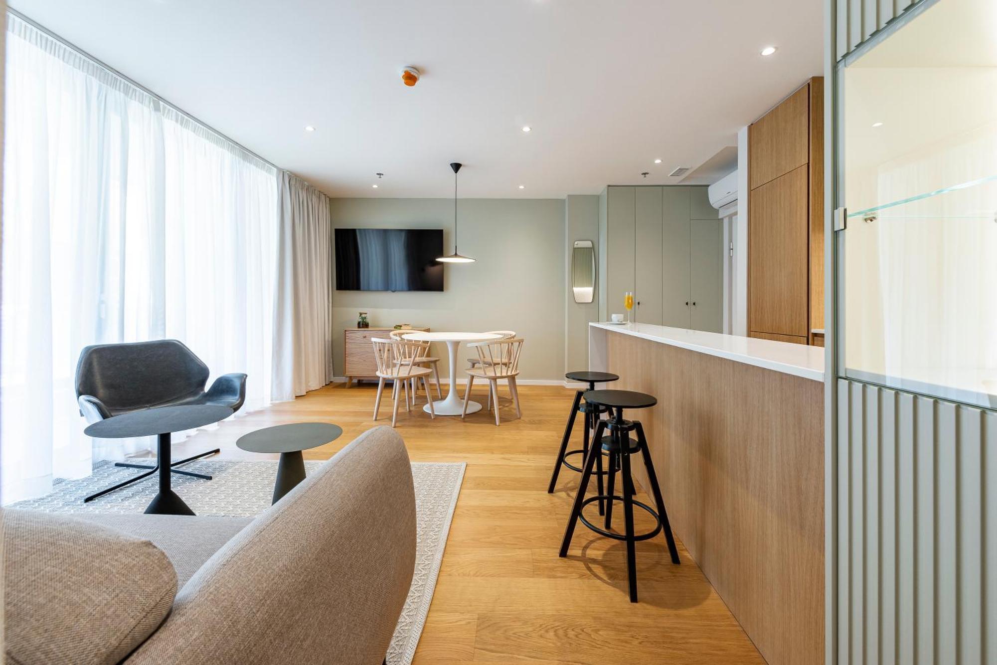 Residences *