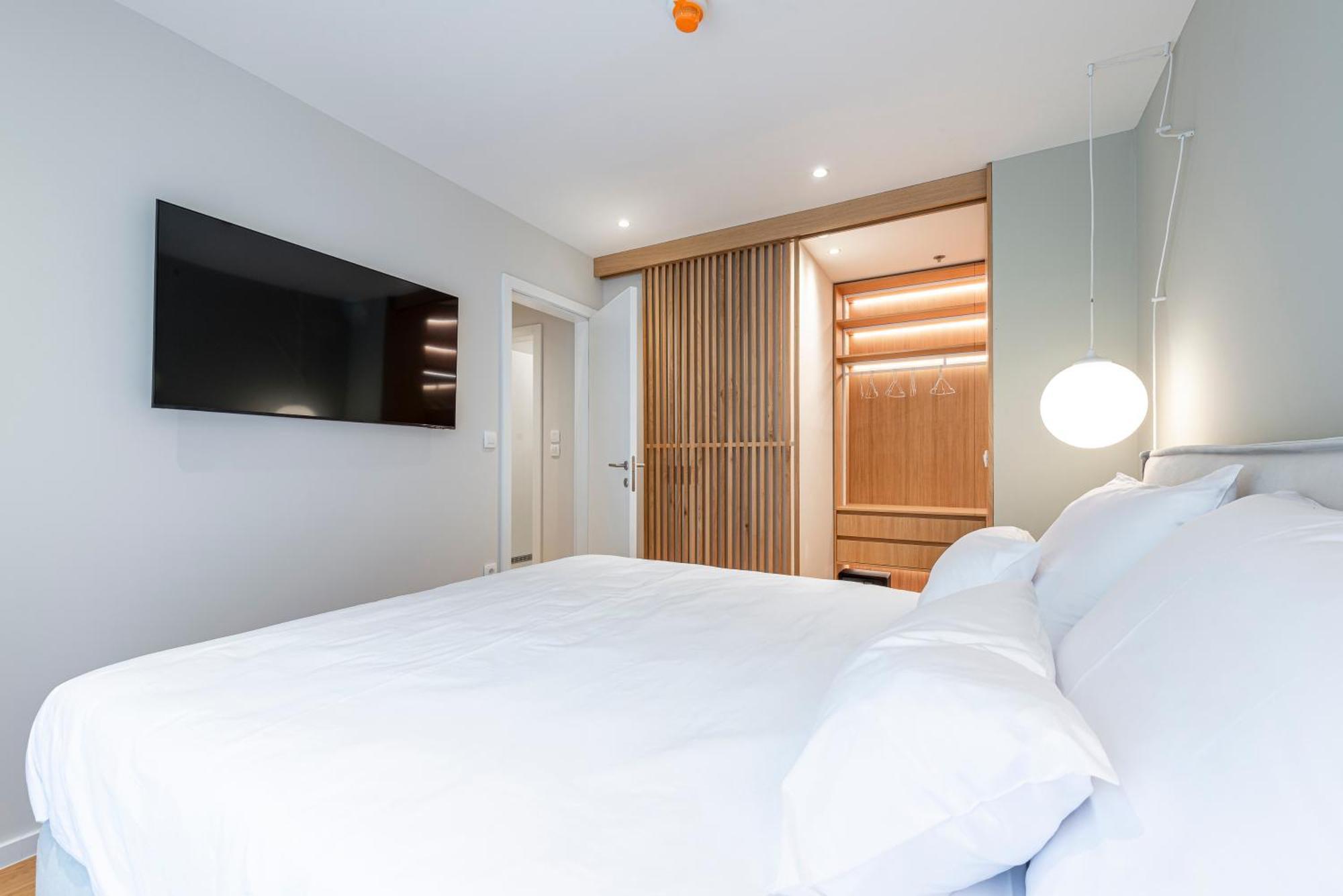Apartment Residences *